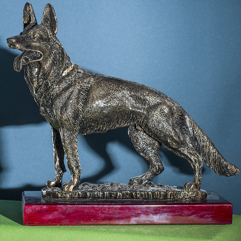 Hochwertige Figur eines Schäferhund als Trophäe für den Hundesport inkl. Ihrer Individualgravur