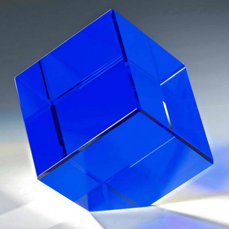 Kristallglas Deko Würfel Blue Quadro als schönes Geschenk inklusive Ihrer Lasergravur