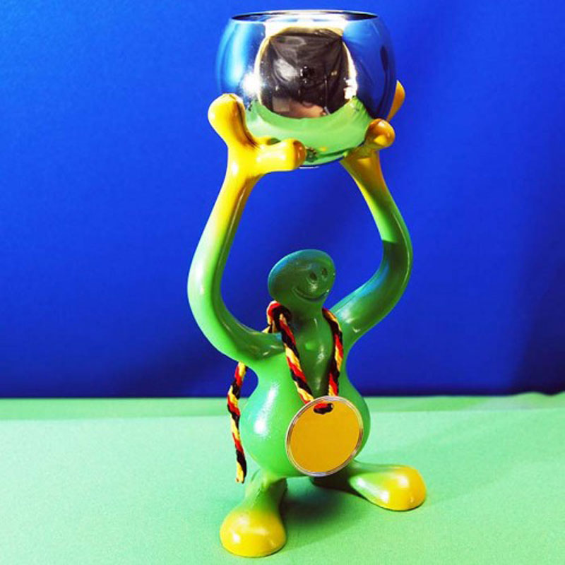 Pokal Bibo in Grün-Gelb als Trophäe für Kinder die kleinen Gewinner inklusive Wunschgravur