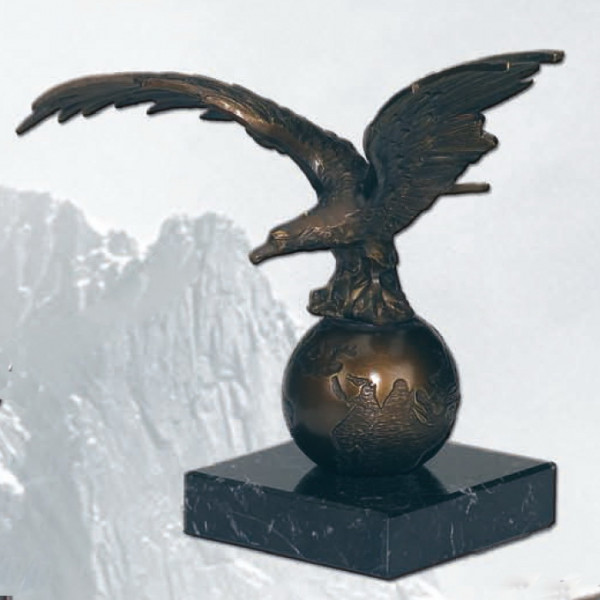 Hochwertige Siegestrophäe Adler Weltkugel Wanderpokal